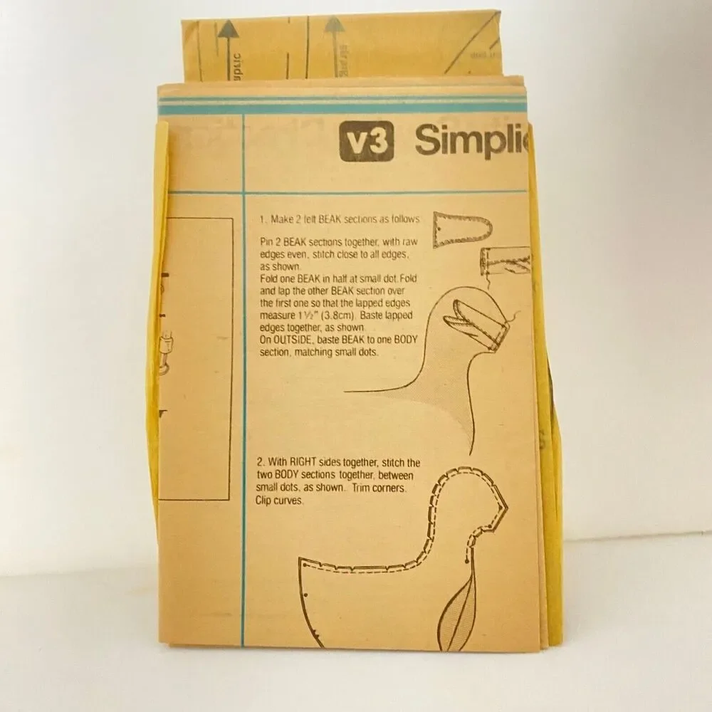 #8779 Simplicity Stuffed Toys Sewing Pattern One Size NOS